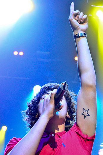 One Direction performing