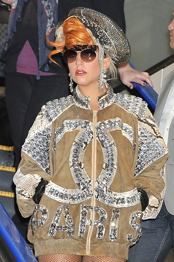 Lady Gaga arrives in Tokyo