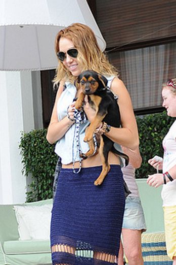 Miley Cyrus with her new puppy