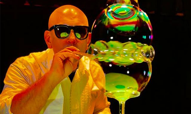 Ray Bubbles: The Ultimate Bubble Show