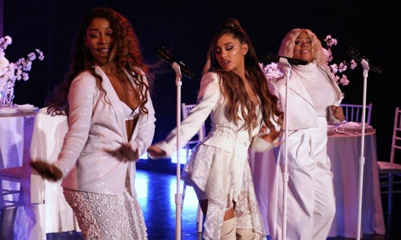 Ariana Grande references 'First Wives Club' on Ellen during performance(00)