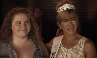 Jennifer Aniston's a beauty pageant queen in Netflix comedy 'Dumplin' Jennifer Aniston's a beauty pageant queen in Netflix comedy 'Dumplin'
