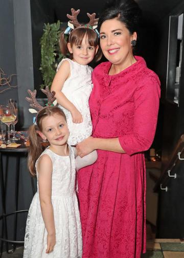 Sharon Hearne-Smith and her daughters Pearl and Poppy pictured at the launch of the SuperValu All Things Considered Christmas Café in aid of ALONE. 

Pic: Marc O'Sullivan