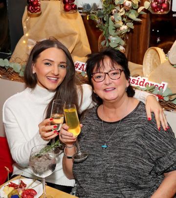 Belle Azzure and Noeleen O'Connell pictured at the launch of the SuperValu All Things Considered Christmas Café in aid of ALONE. 

Pic: Marc O'Sullivan
