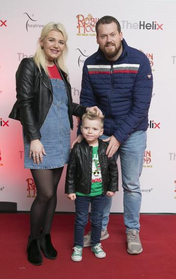 Pictured Tracey,Peter and Billy Quinn at the opening night of The Helix Pantomime, Robin Hood on Saturday night. 

Photo: Leon Farrell/Photocall Ireland.