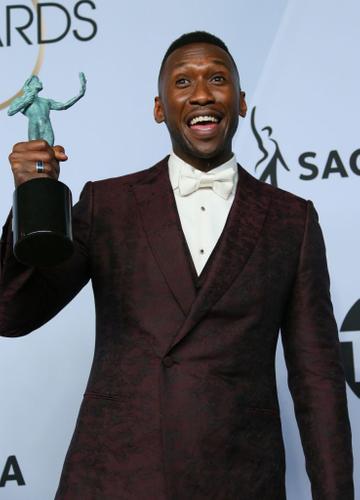 Outstanding Performance by a Male Actor in a Supporting Role for "Green Book" winner Mahershala Ali poses in the press room during the 25th Annual Screen Actors Guild Awards at the Shrine Auditorium in Los Angeles on January 27, 2019. (Photo by Jean-Baptiste LACROIX / AFP)        (Photo credit should read JEAN-BAPTISTE LACROIX/AFP/Getty Images)