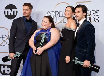 LOS ANGELES, CA - JANUARY 27:  (L-R) Justin Hartley, Chrissy Metz, Mandy Moore, and Milo Ventimiglia pose in the press room with awards for Outstanding Performance by an Ensemble in a Drama Series in 'This Is Us' during the 25th Annual Screen Actors Guild Awards at The Shrine Auditorium on January 27, 2019 in Los Angeles, California. 480645  (Photo by Gregg DeGuire/Getty Images for Turner)