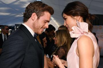 LOS ANGELES, CA - JANUARY 27:  Richard Madden (L) and Gemma Chan attend the 25th Annual Screen Actors Guild Awards at The Shrine Auditorium on January 27, 2019 in Los Angeles, California.  (Photo by Kevork Djansezian/Getty Images)