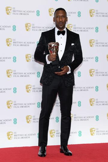 LONDON, ENGLAND - FEBRUARY 10:  Winner of the Supporting Actor award for Green Book, Mahershala Ali poses in the press room during the EE British Academy Film Awards at Royal Albert Hall on February 10, 2019 in London, England. (Photo by Pascal Le Segretain/Getty Images)