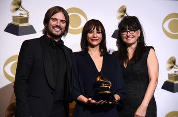 LOS ANGELES, CALIFORNIA - FEBRUARY 10: (L-R) Alan Hicks, Rashida Jones and Paula DuPre Pesmen, winners of Best Music Film for 'Quincy,' pose in the press room during the 61st Annual GRAMMY Awards at Staples Center on February 10, 2019 in Los Angeles, California. (Photo by Amanda Edwards/Getty Images)
