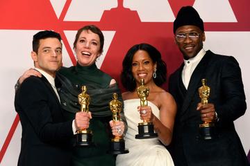 HOLLYWOOD, CALIFORNIA - FEBRUARY 24: (L-R) Rami Malek, winner of Best Actor for "Bohemian Rhapsody"; Olivia Colman, winner of Best Actress for "The Favourite"; Regina King, winner of Best Supporting Actress for "If Beale Street Could Talk"; and Mahershala Ali, winner of Best Supporting Actor for "Green Book" pose in the press room during the 91st Annual Academy Awards at Hollywood and Highland on February 24, 2019 in Hollywood, California. (Photo by Frazer Harrison/Getty Images)