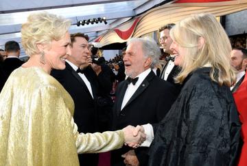 (L-R) Glenn Close and Candice Bergen attend the 91st Annual Academy Awards on February 24, 2019 in Hollywood, California. (Photo by Kevork Djansezian/Getty Images)