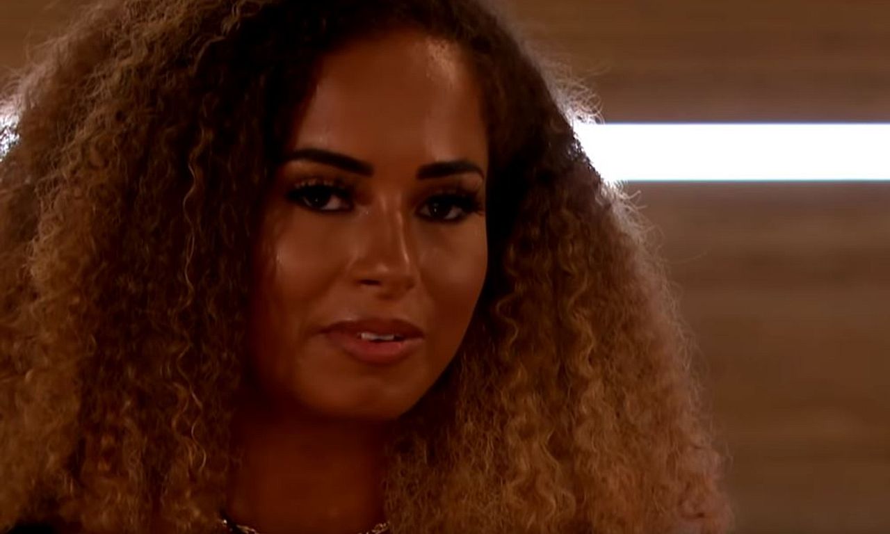 'Love Island' First Look shows Amber facing a tough decision tonight