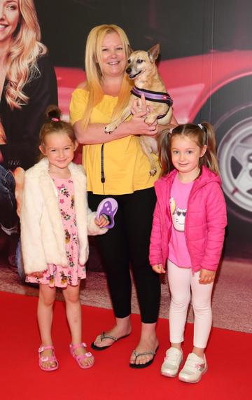Farah Black, Nikki Hayes and Amelia Staunton with Sandy  at the special preview screening of The Art of Racing in the Rain at the Odeon Cinema in Point Square,Dublin .
Pic Brian McEvoy Photography