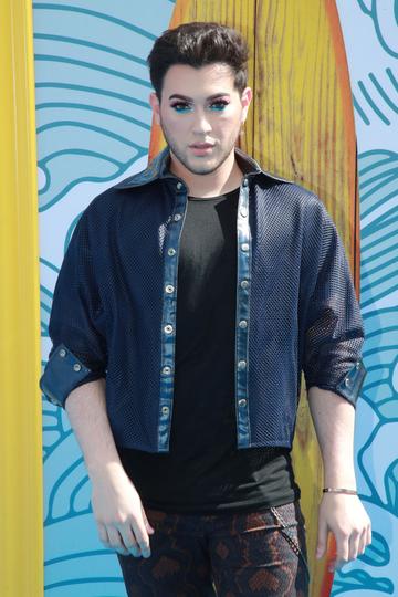 Manny MUA attends FOX's Teen Choice Awards 2019. (Photo by Rich Fury/Getty Images)