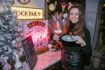 Guests pictured celebrating the launch of Bailey’s Treat Bar series with a mix of irresistible exclusive Baileys desserts and cocktails at Café en Seine