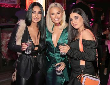 Molly Mae Hague with fans in Dublin for the PrettyLittleThing launch party for her new Christmas Edit. 

Picture: Brian McEvoy
