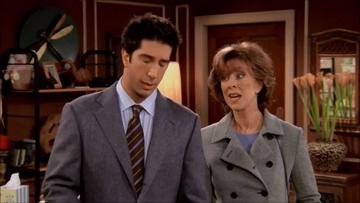 Christina Pickles, who played Judy Geller, pictured on set with David Schwimmer. (@Warner Bros. Television All rights reserved).