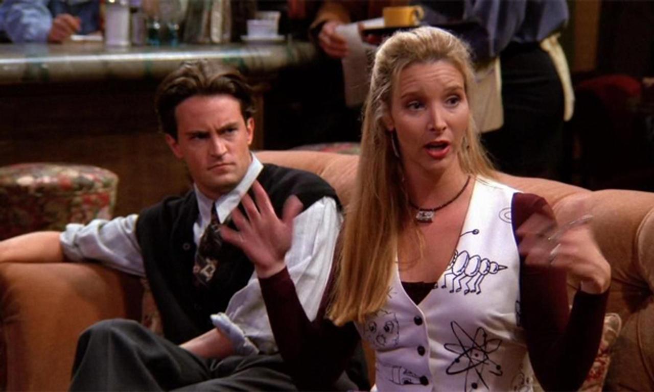 Lisa Kudrow says Matthew Perry gave her Cookie Time cookie jar