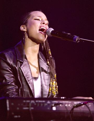 2001:  Photo of Alicia Keys  (Photo by Andrew Lepley/Redferns)