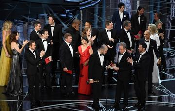 Warren Beatty and Faye Dunaway accidentally announced the wrong winner for Best Picture, revealing La La Land to be the winner when actually Moonlight had scooped the prize during the 89th Annual Academy Awards 2017.

(Photo by Kevin Winter/Getty Images)
