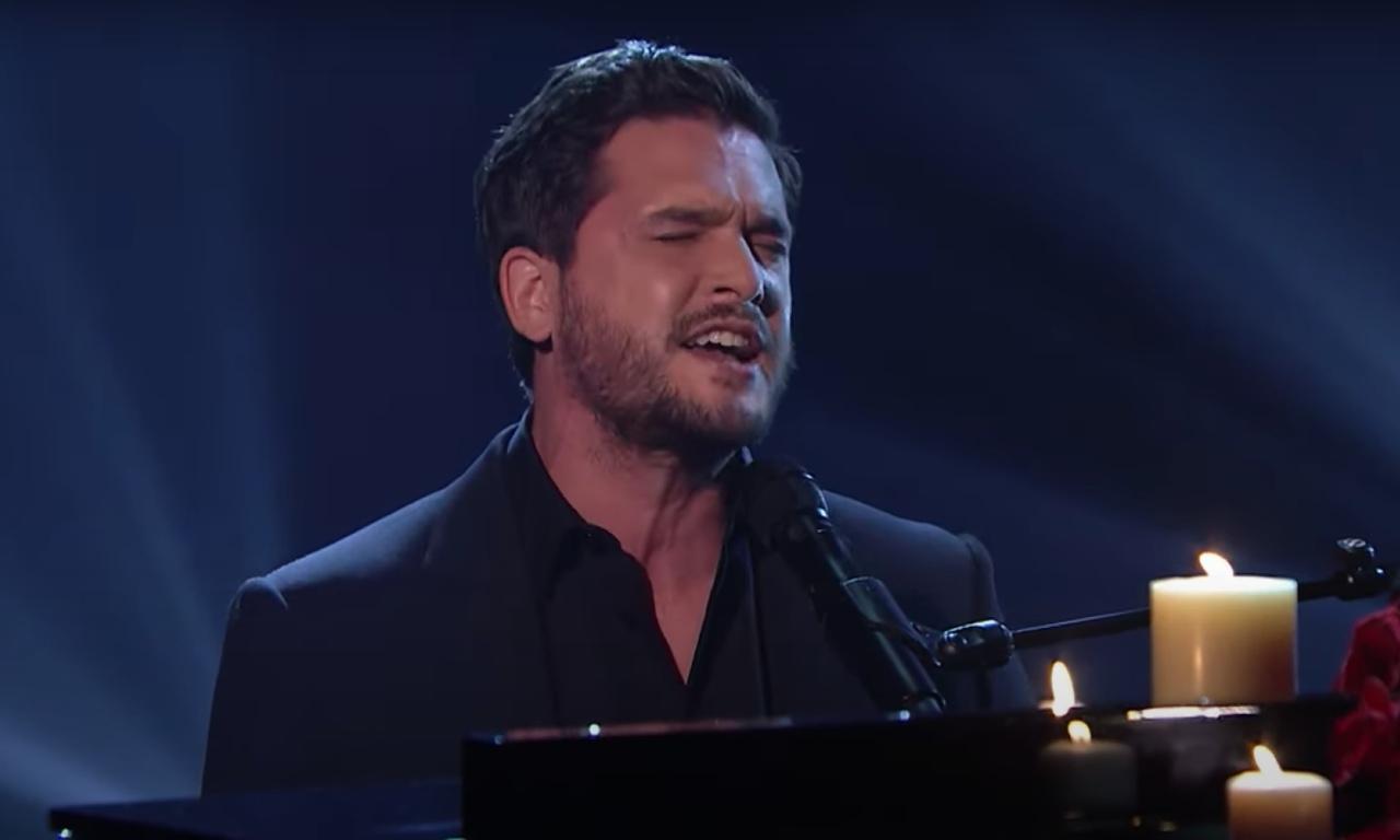 Kit Harington gives it socks singing 'Drops of Jupiter' on Jimmy Fallon