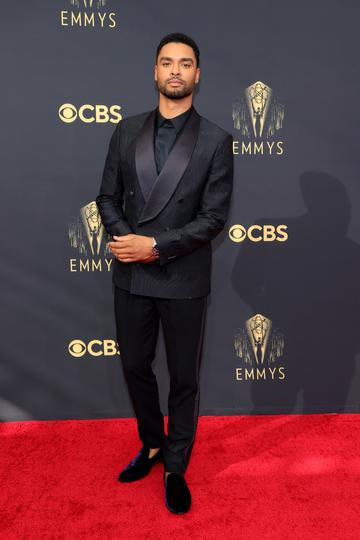 LOS ANGELES, CALIFORNIA - SEPTEMBER 19: Regé-Jean Page attends the 73rd Primetime Emmy Awards at L.A. LIVE on September 19, 2021 in Los Angeles, California. (Photo by Rich Fury/Getty Images)