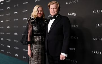 Kirstin Dunst and Jesse Plemons, wearing Gucci, and François-Henri Pinault attend the 10th Annual LACMA ART+FILM GALA honoring Amy Sherald, Kehinde Wiley, and Steven Spielberg presented by Gucci at Los Angeles County Museum of Art on November 06, 2021 in Los Angeles, California. (Photo by Presley Ann/Getty Images for LACMA)