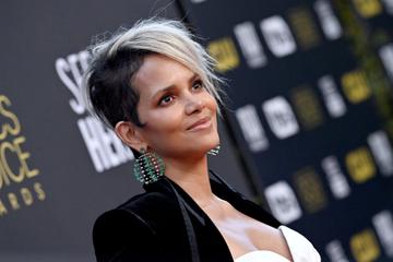 Halle Berry attends the 27th Annual Critics Choice Awards at Fairmont Century Plaza on March 13, 2022 in Los Angeles, California, and won the SeeHer Award. (Photo by Axelle/Bauer-Griffin/FilmMagic)
