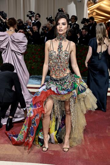 NEW YORK, NEW YORK - MAY 02: Emily Ratajkowski attends The 2022 Met Gala Celebrating "In America: An Anthology of Fashion" at The Metropolitan Museum of Art on May 02, 2022 in New York City. (Photo by Dimitrios Kambouris/Getty Images for The Met Museum/Vogue)