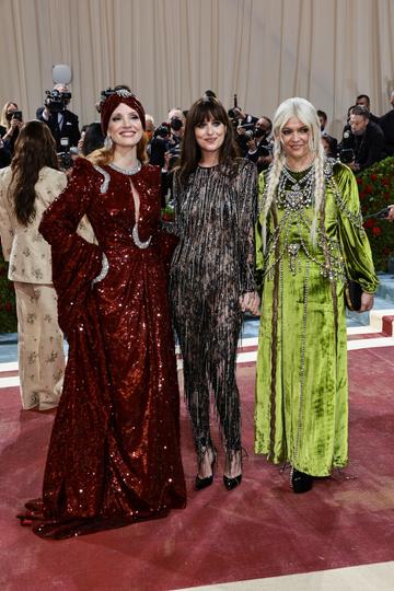 NEW YORK, NEW YORK - MAY 02: (L-R) Jessica Chastain, Dakota Johnson and Kate Young attend The 2022 Met Gala Celebrating "In America: An Anthology of Fashion" at The Metropolitan Museum of Art on May 02, 2022 in New York City. (Photo by Jamie McCarthy/Getty Images)