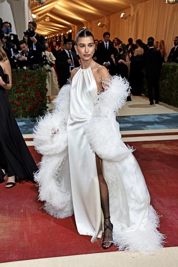 NEW YORK, NEW YORK - MAY 02: Hailey Bieber attends The 2022 Met Gala Celebrating "In America: An Anthology of Fashion" at The Metropolitan Museum of Art on May 02, 2022 in New York City. (Photo by Dimitrios Kambouris/Getty Images for The Met Museum/Vogue)