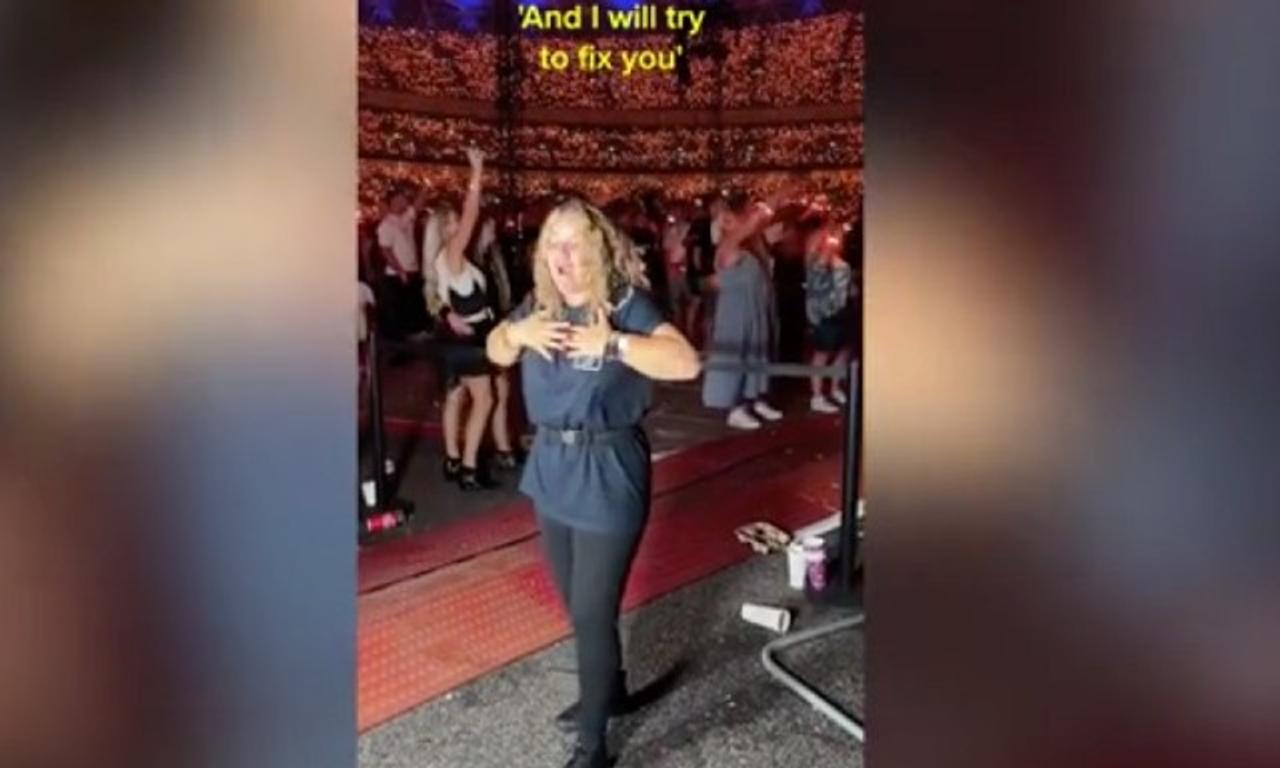 Coldplay's sign language interpreter in Glasgow was a big hit with her