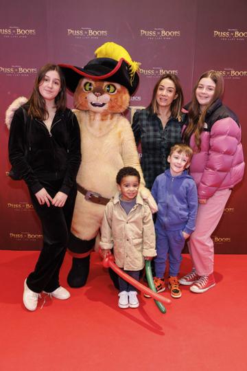 Eimer O'Connor (12), Luke McCarthy (4), Corinna Tolan, Tadgh O'Grady (5) Grace O'Connor (14) pictured at a special preview screening of PUSS IN BOOTS: THE LAST WISH at Movies @ The Square. PUSS IN BOOTS: THE LAST WISH is in cinemas nationwide from February 3rd. Picture Andres Poveda **NO FEE**