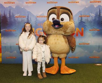 Perrie Cummiskey (8) Reevie McDonal (4) from Clondalkin pictured with Gwen at the Irish premiere screening of Migration at Movies@ The Square. From Illumination, Migration is in cinemas from Friday February 2nd. Photo Andres Poveda
