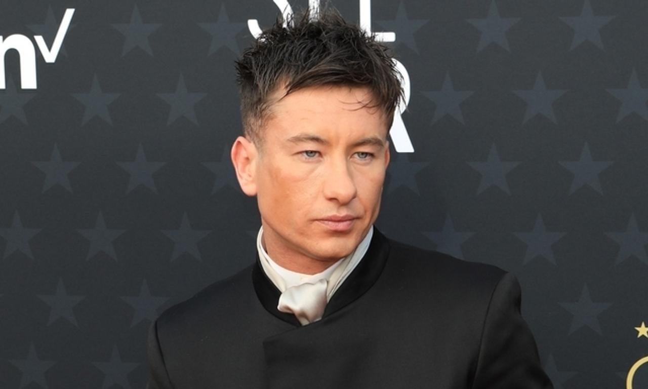 Barry Keoghan looked very dapper with new girlfriend Sabrina Carpenter ...