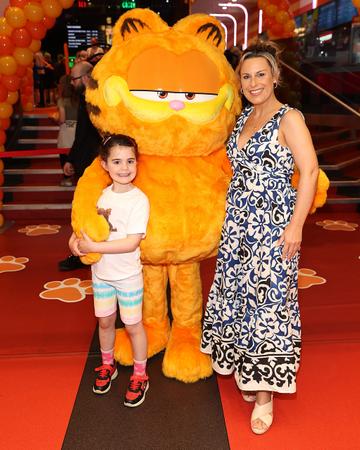 Sarah Lipsett  and her daughter Amelia at the multimedia screening of The Garfield Movie in Movies @The Square,Tallaght,Dublin.
Picture Brian McEvoy

